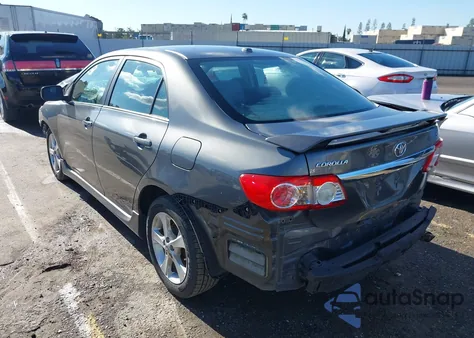 2011 Toyota Corolla S z USA, uszkodzony, nr VIN 2T1BU4EE4BC557365